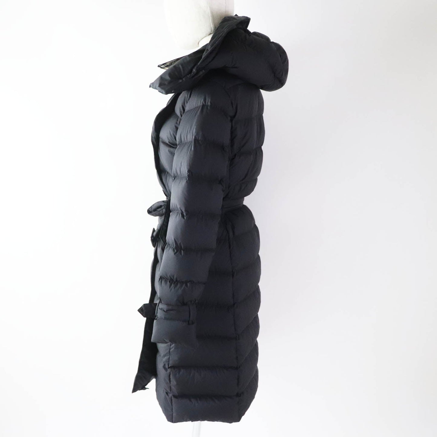 BURBERRY down coat 8044680 Outer material: 100% nylon, Lining: 100% nylon, Filling: 90% down, Filling: 10% feather, Upper lining: 100% polyester, Collar back: 100% polyester, Leather part: 100% cowhide black Women S