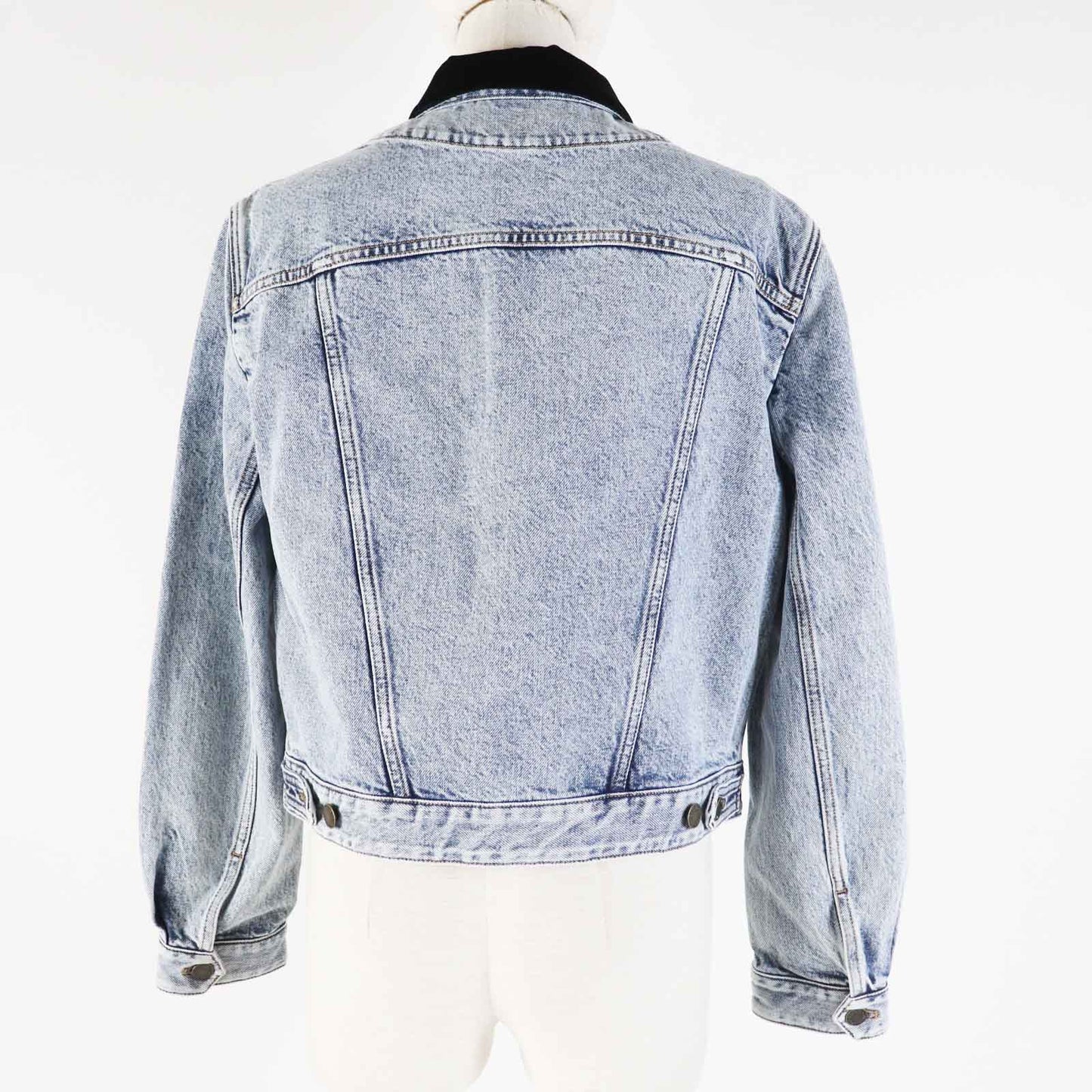 LOUIS VUITTON Denim Jacket 1AFEPI Outer: 100% cotton, Lining: 65% polyester, Lining: 35% cotton blue velvet accent denim jacket Women 36