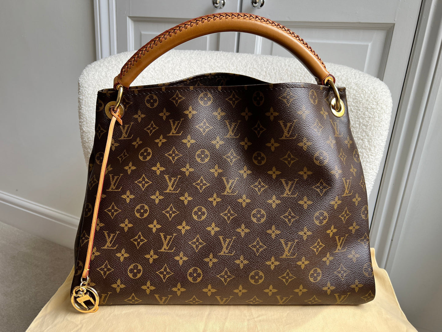 Louis Vuitton Artsy MM Monogram