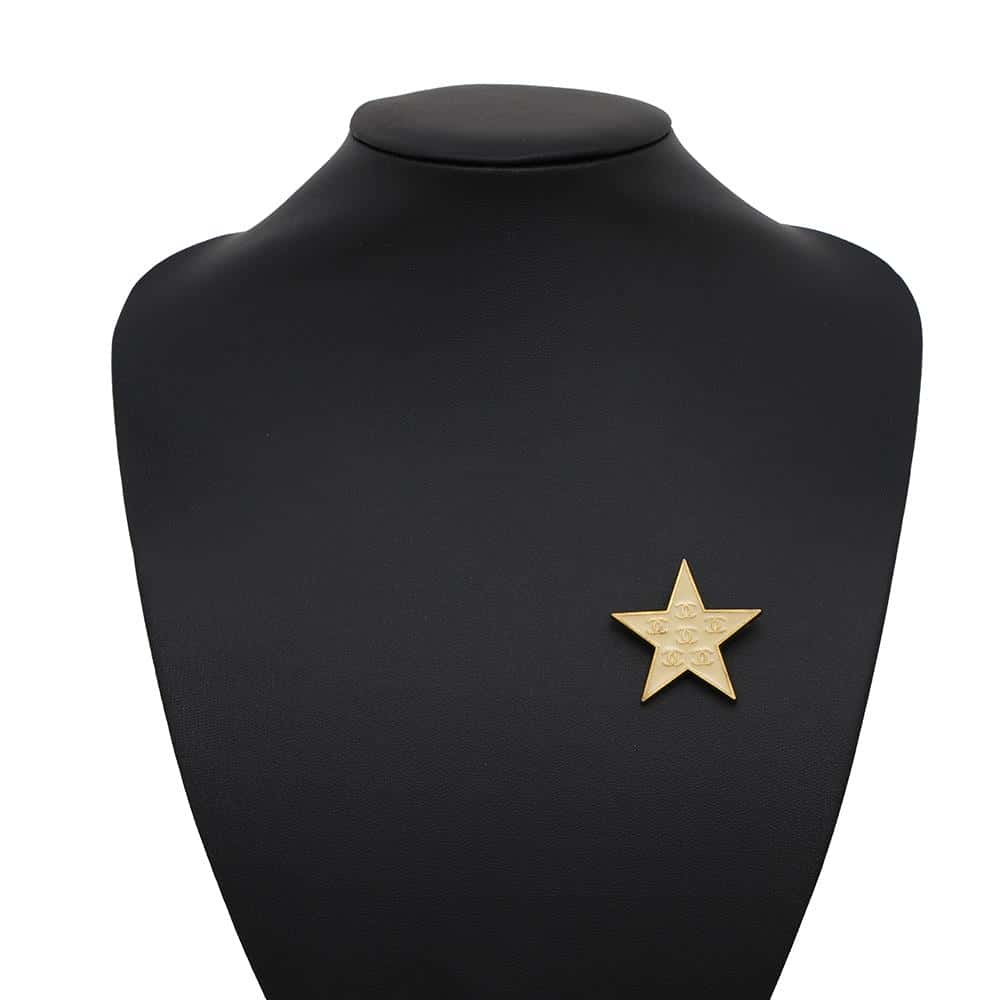 CHANEL Star motif brooch Beige/Gold Metal