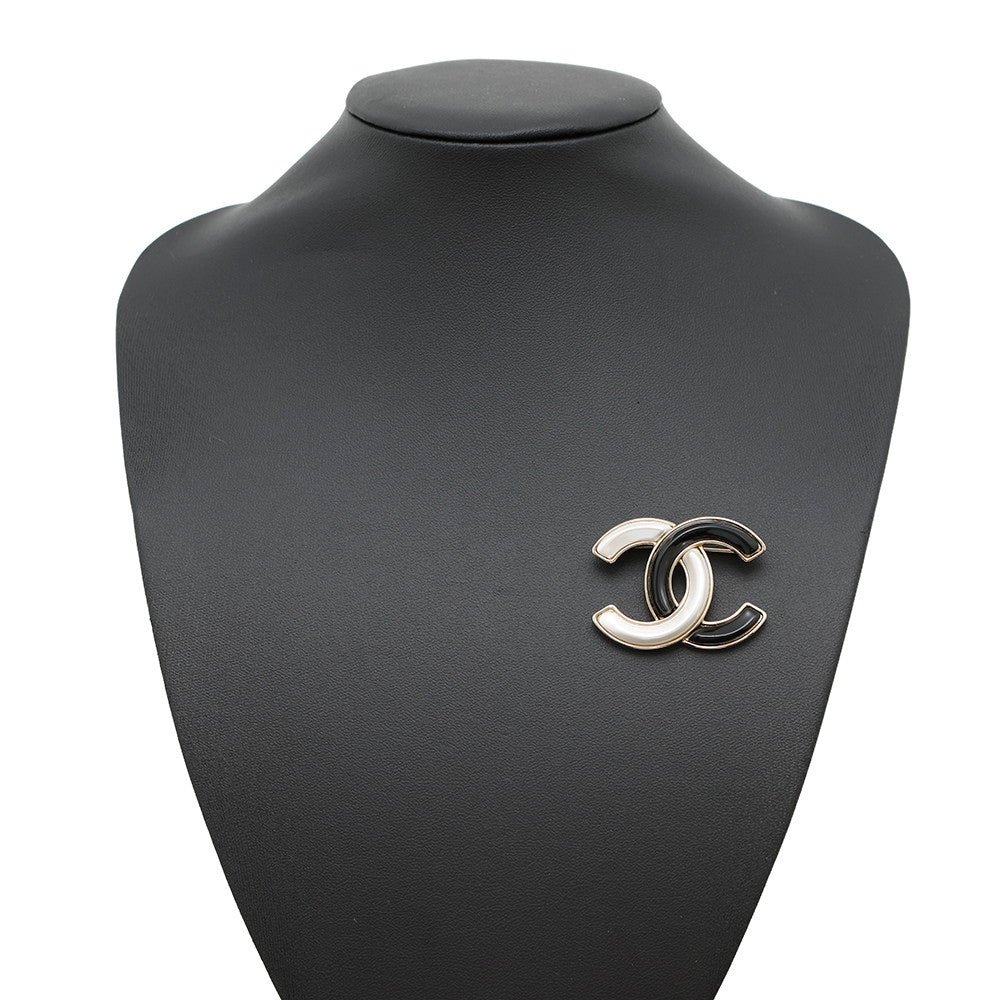 CHANEL CC Logo Brooch White/BlackAB9974 Gold Plated