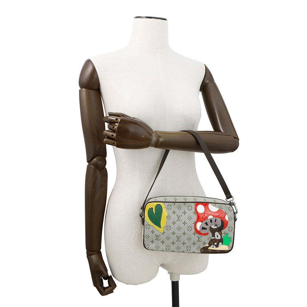 LOUIS VUITTON Conte De Fees Pochette - Fairy Tail Khaki/BeigeM92274 Monogram Mini Monogram?Graffiti Epi Leather Vernis
