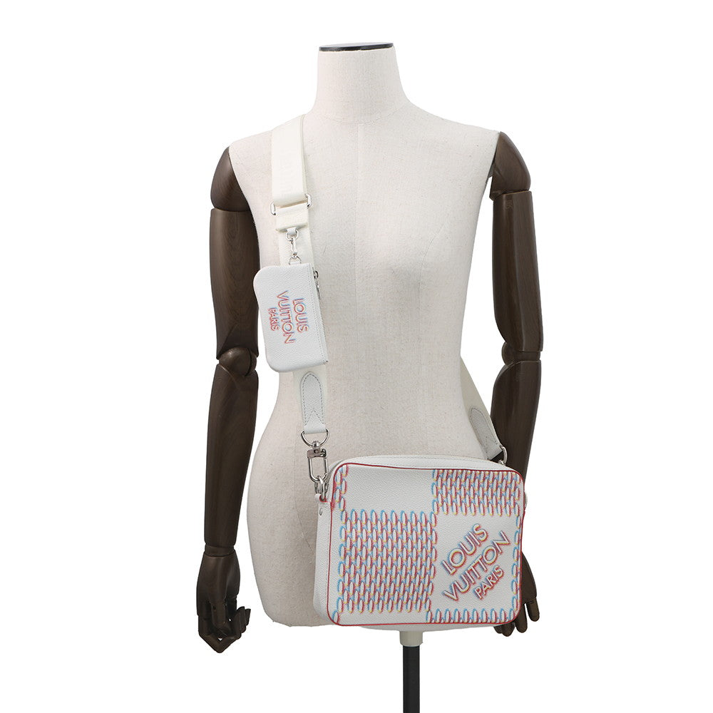 LOUIS VUITTON Trio Messenger WhiteM20665 Damier Giant Spray