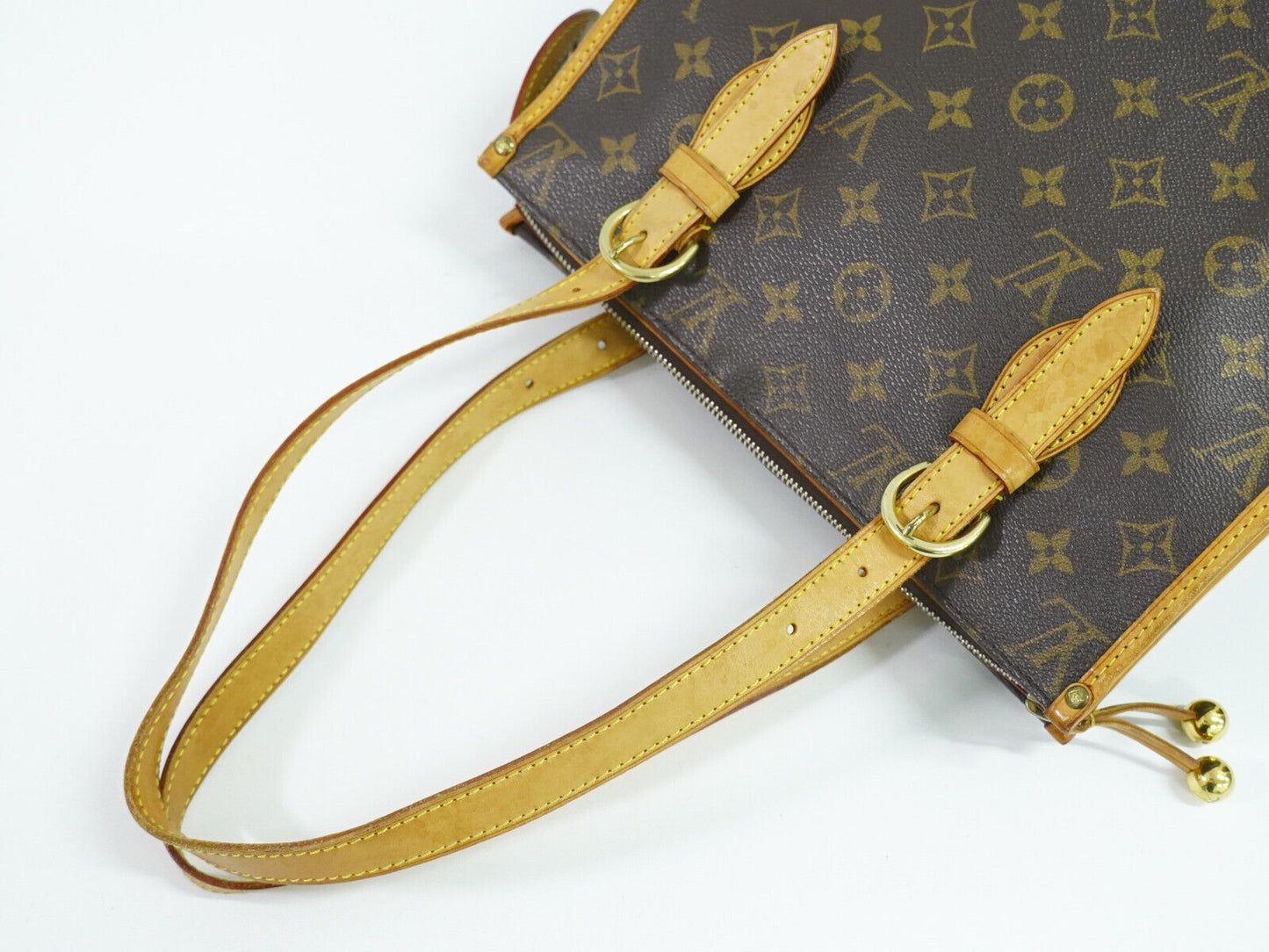 LOUIS VUITTON Popincourt Tote