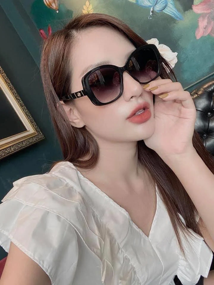 Gucci GG0762S-001 Oversized Black Gradient Square Sunglasses