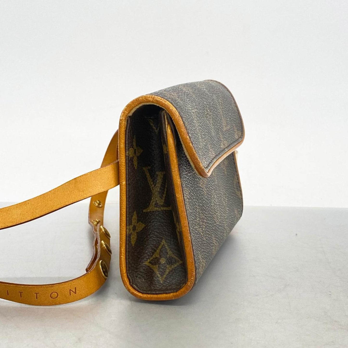 LOUIS VUITTON Florentine Clutch Bag