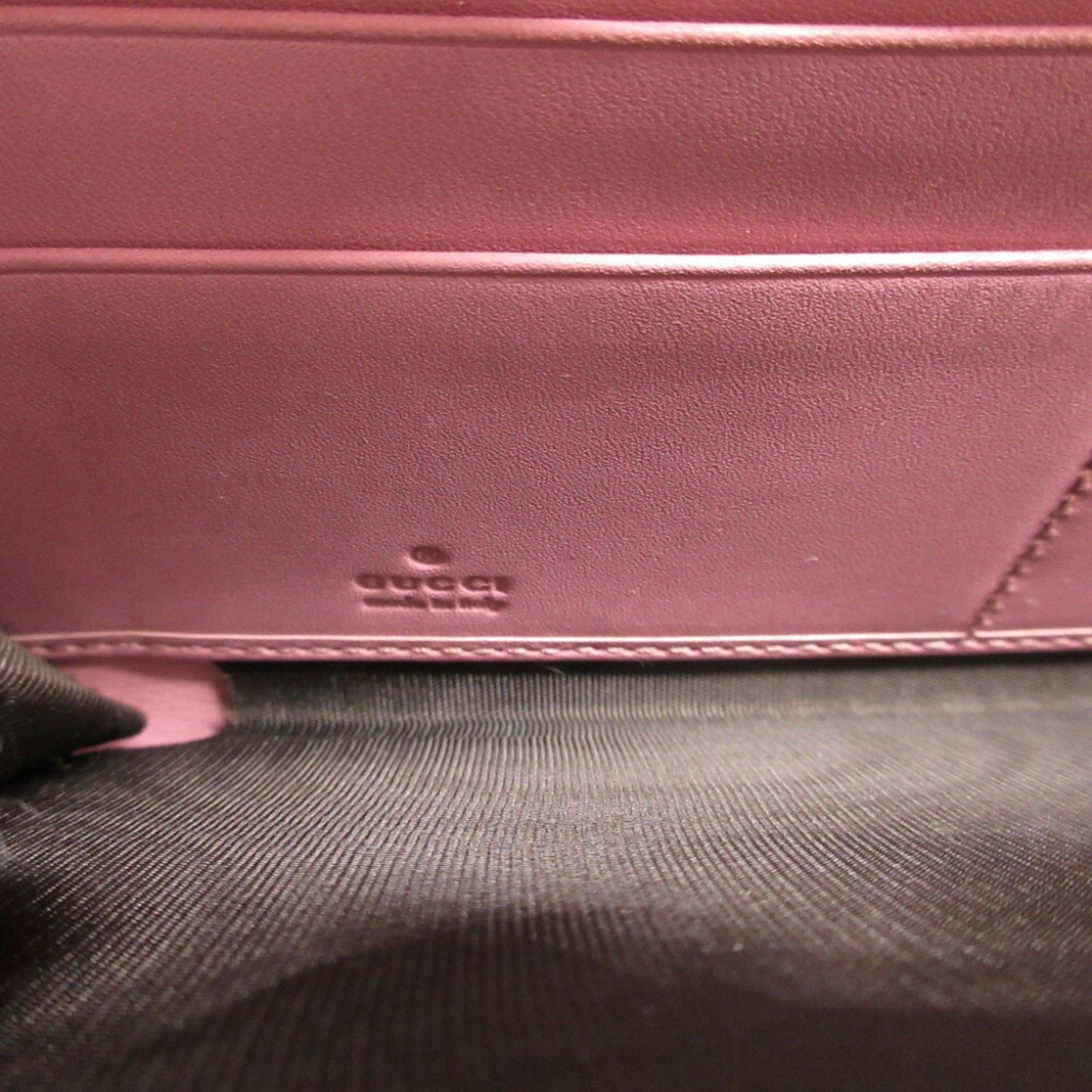 Gucci Zip around