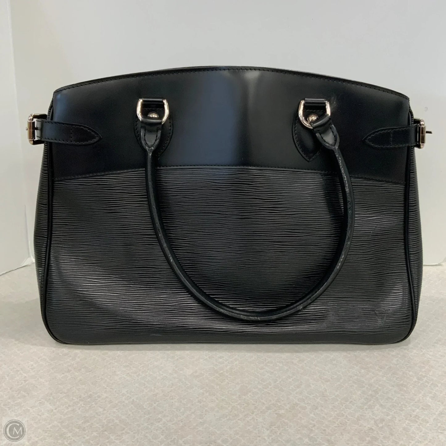 Handbag Luxury Designer By Louis Vuitton, Size: Large