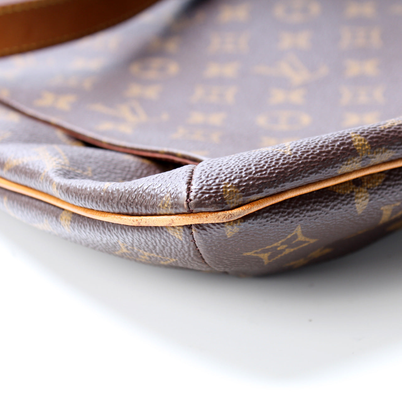 Louis Vuitton Musette Messenger Monogram