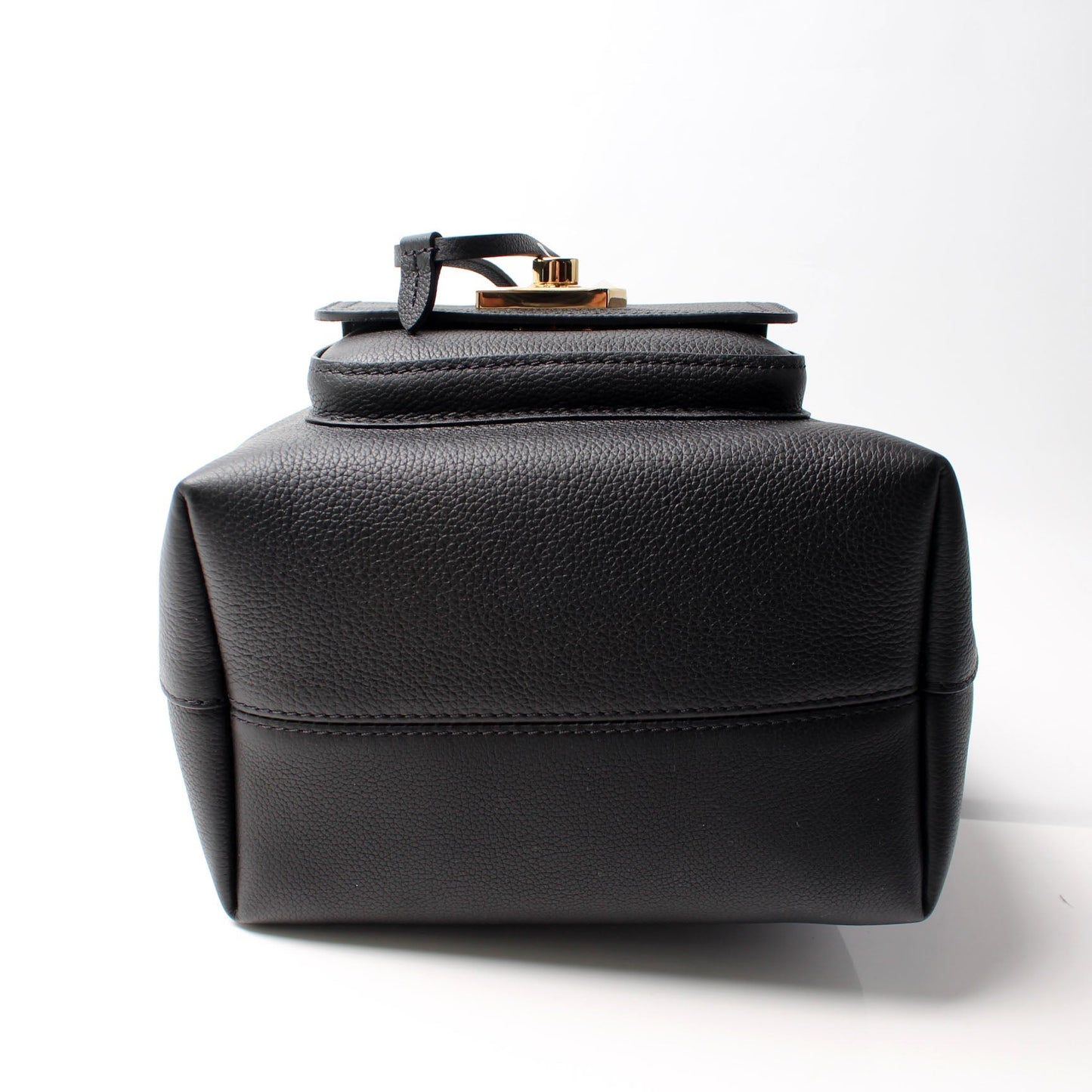 Louis Vuitton Lockme Bucket