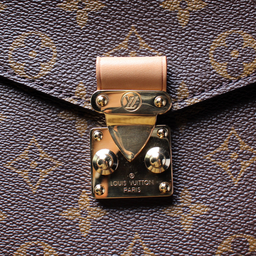 Louis Vuitton Pochette Metis Monogram