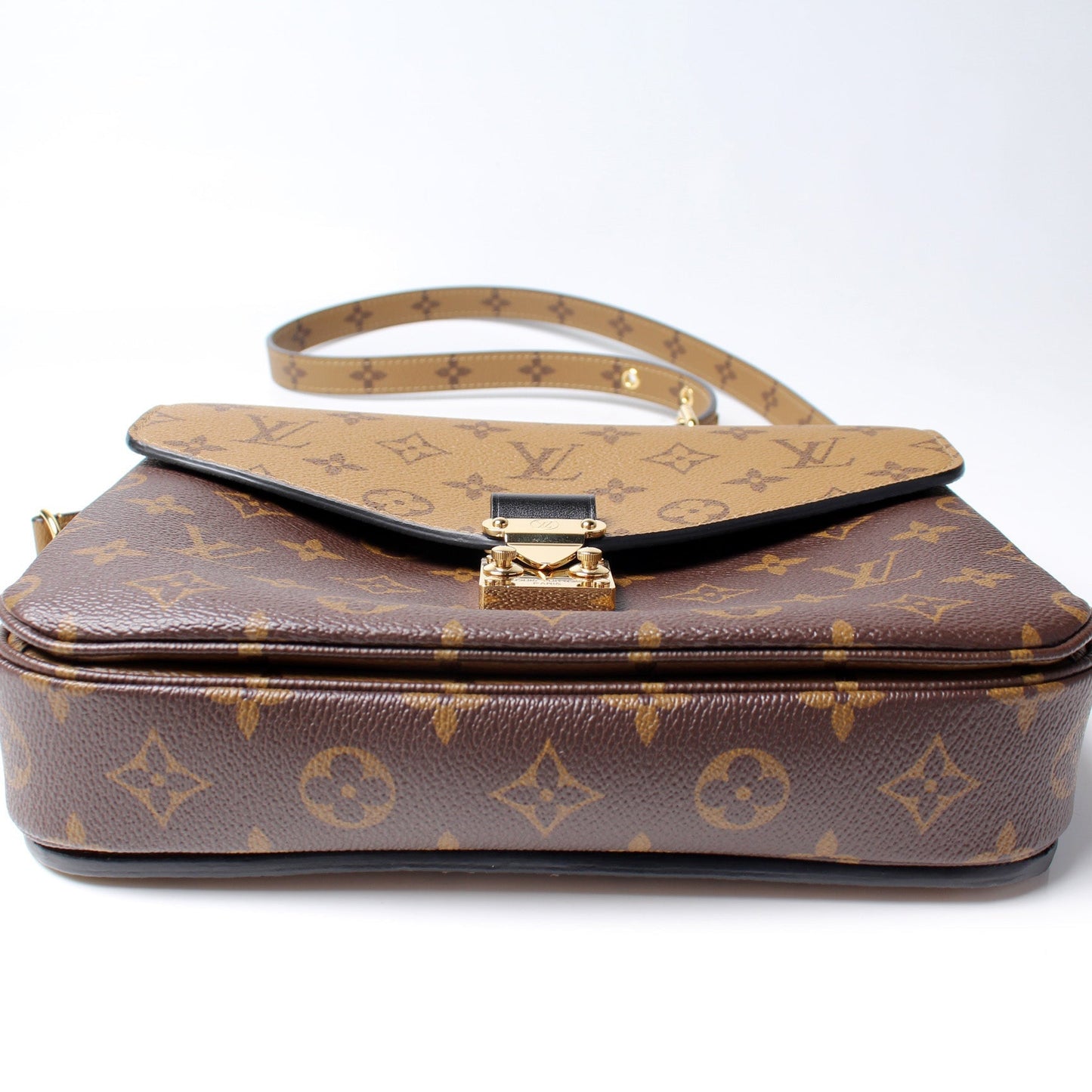 Louis Vuitton Pochette Metis Reverse Monogram