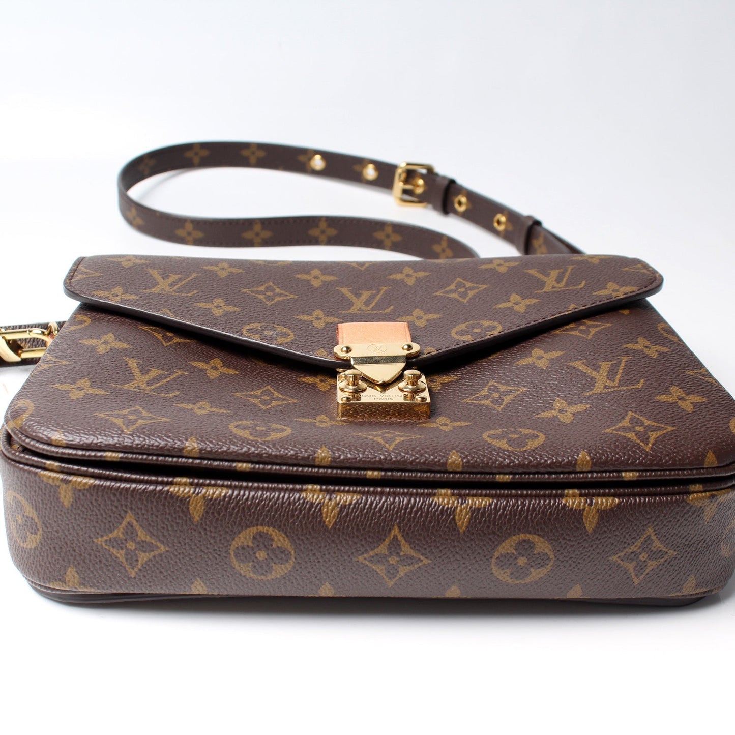 Louis Vuitton Pochette Metis Monogram