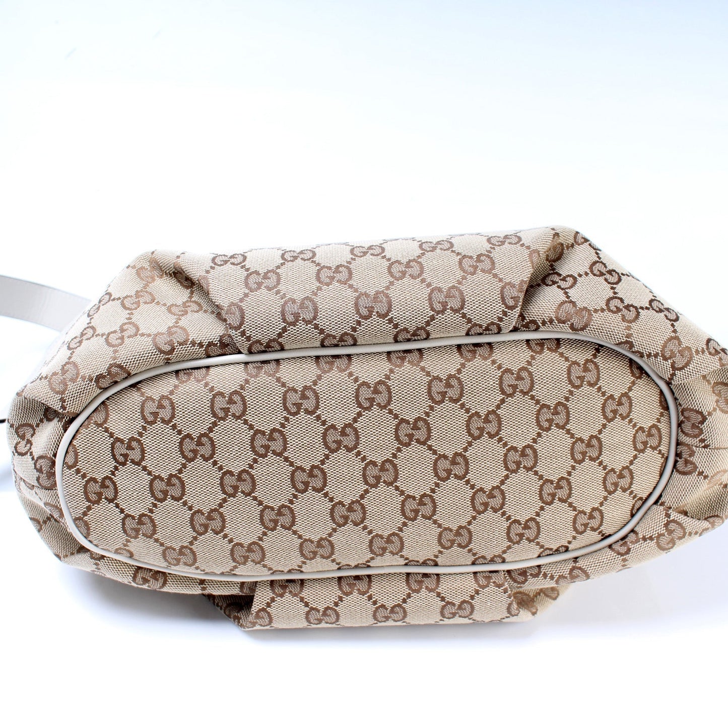 Gucci 388930 GG Canvas Shoulder Bag