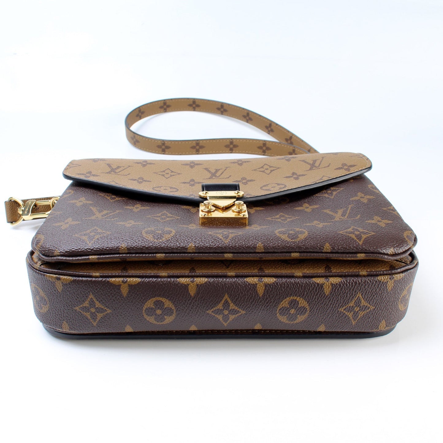 Louis Vuitton Pochette Metis Monogram Reverse