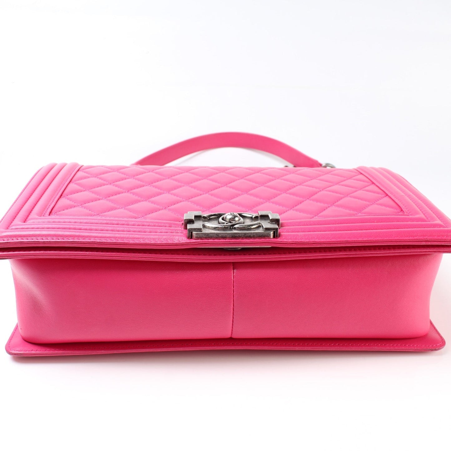 Chanel Boy Flap Medium New Lambskin 19M Bag