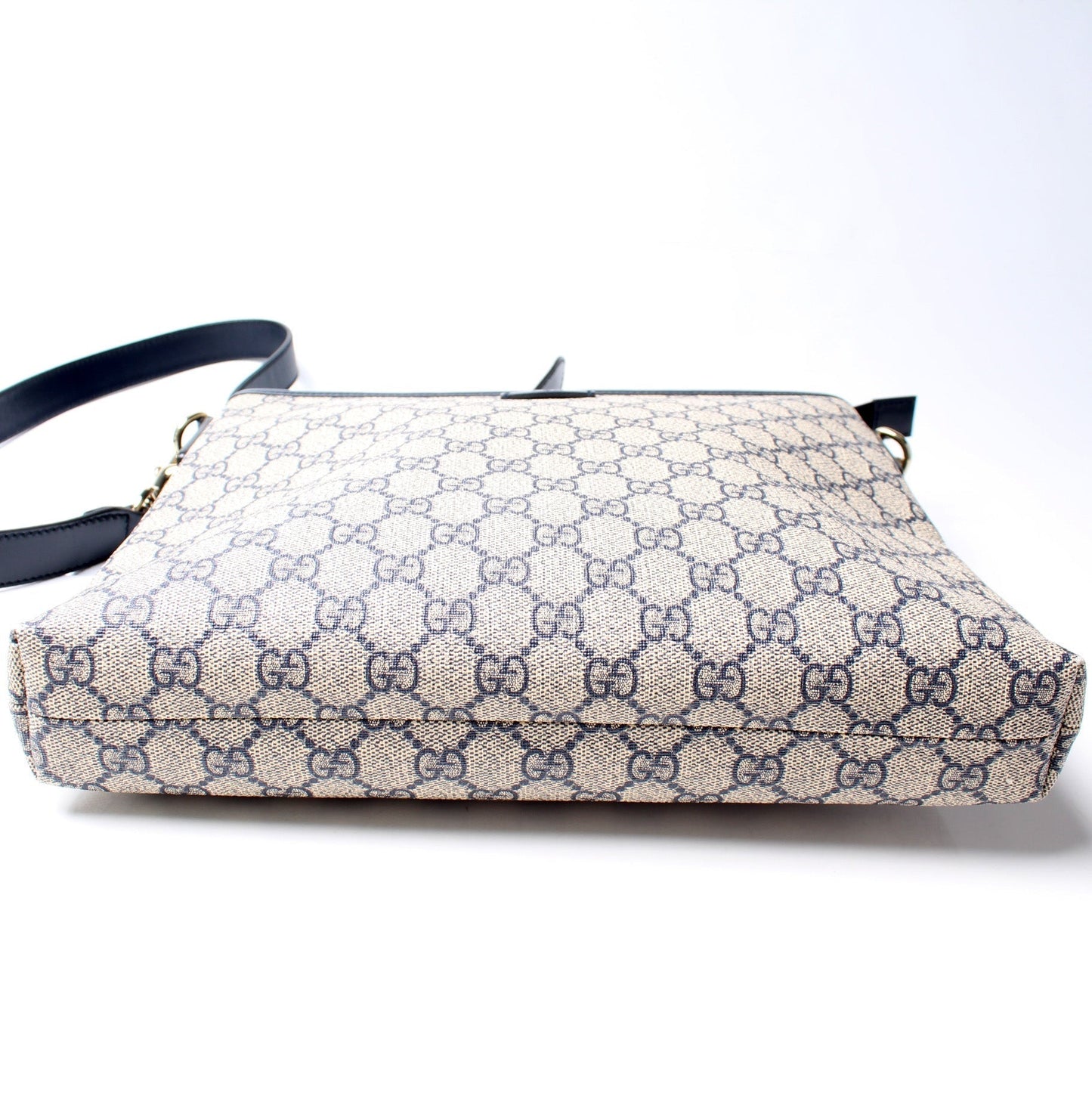 Gucci 388924 GG Supreme Crossbody Bag
