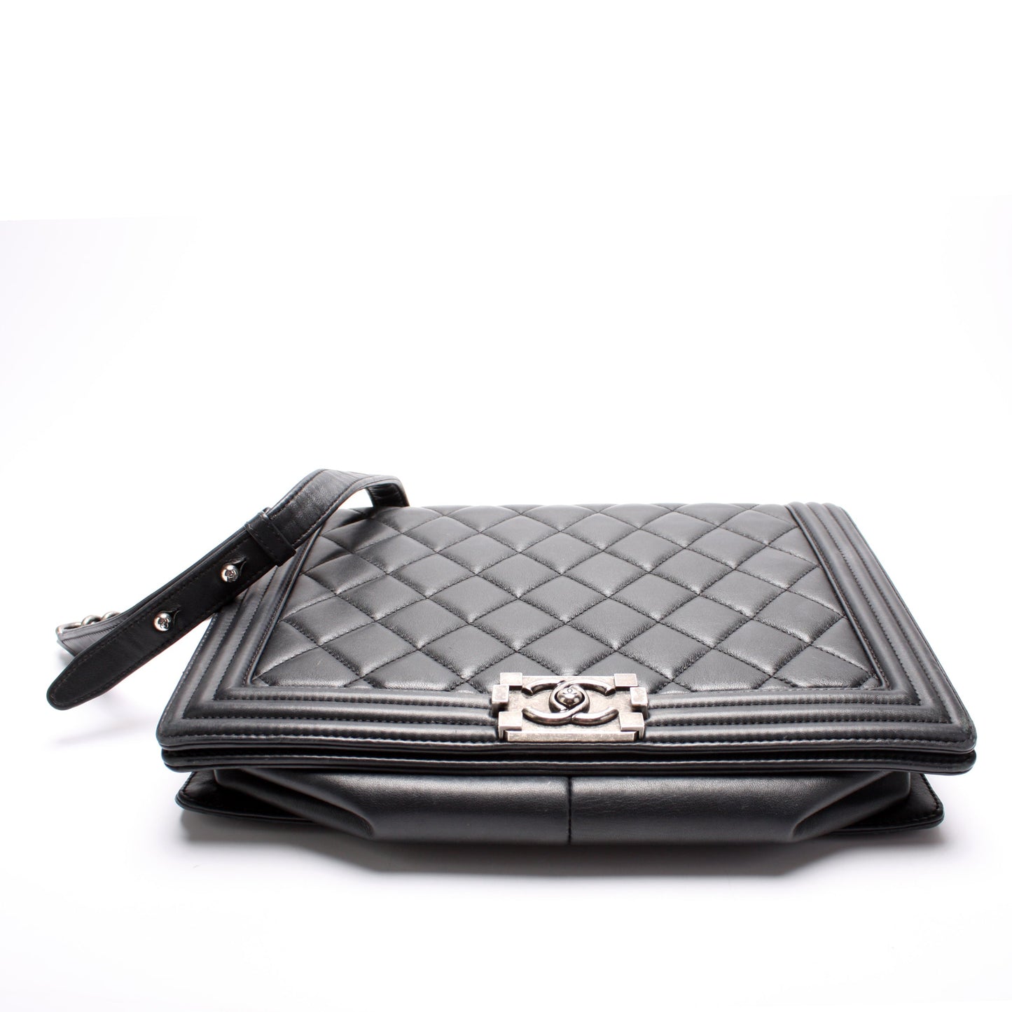 Chanel Boy Flap Large Lambskin 19M Bag