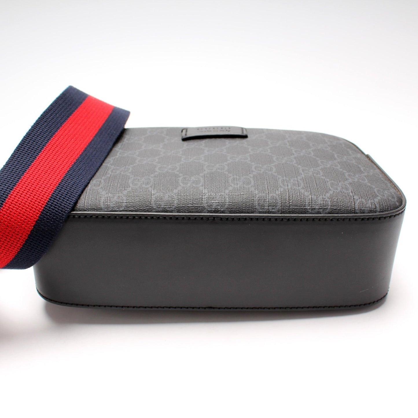 Gucci 574886 GG Supreme Shoulder Bag