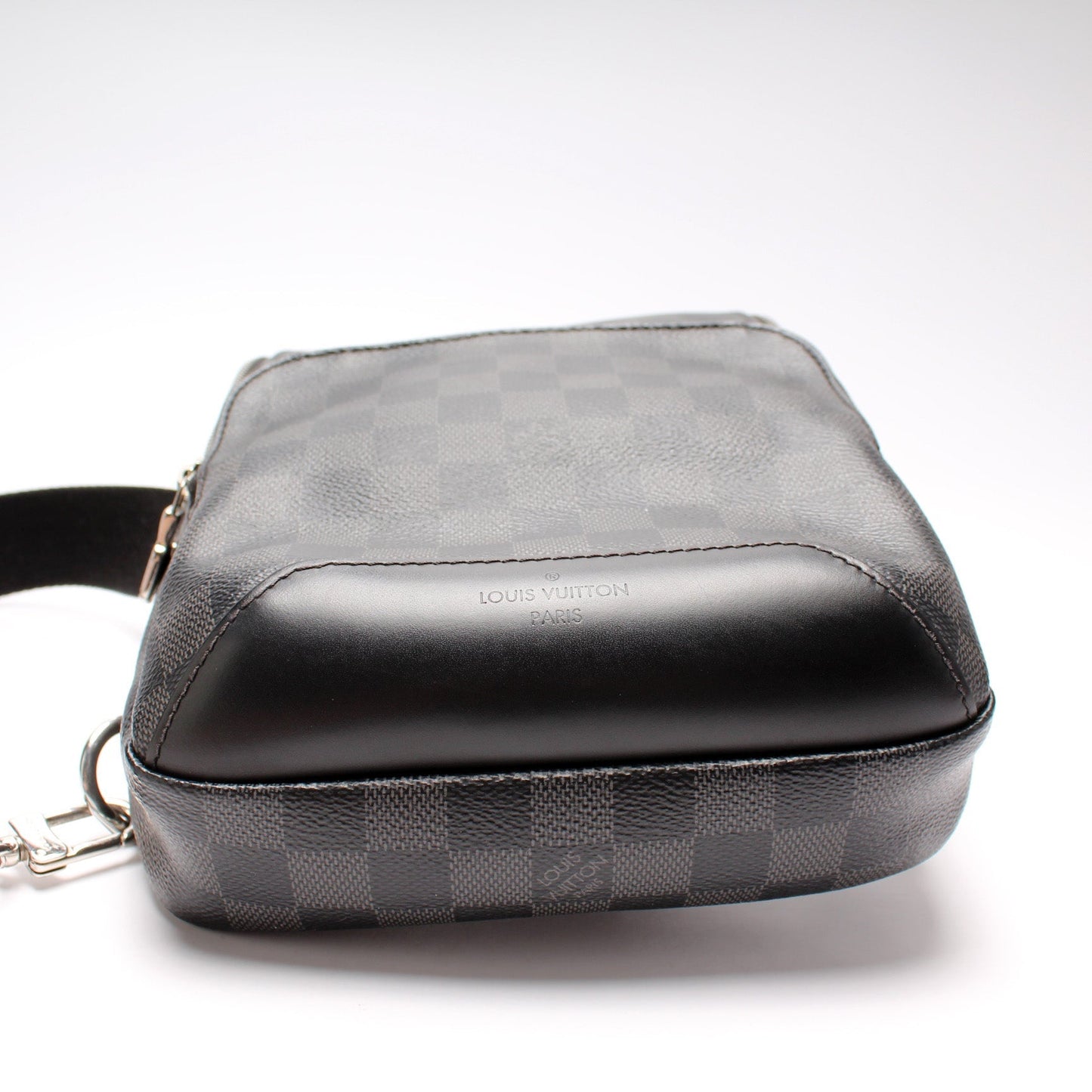 Louis Vuitton Avenue Sling Bag Damier Graphite