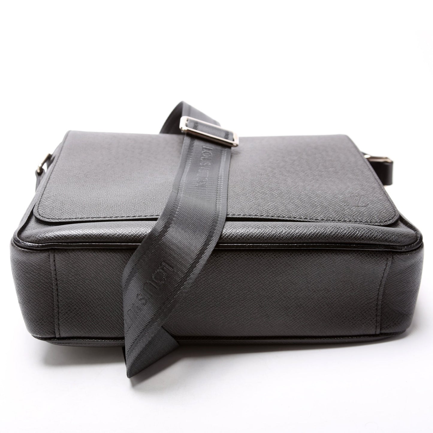 Louis Vuitton Roman PM Taiga