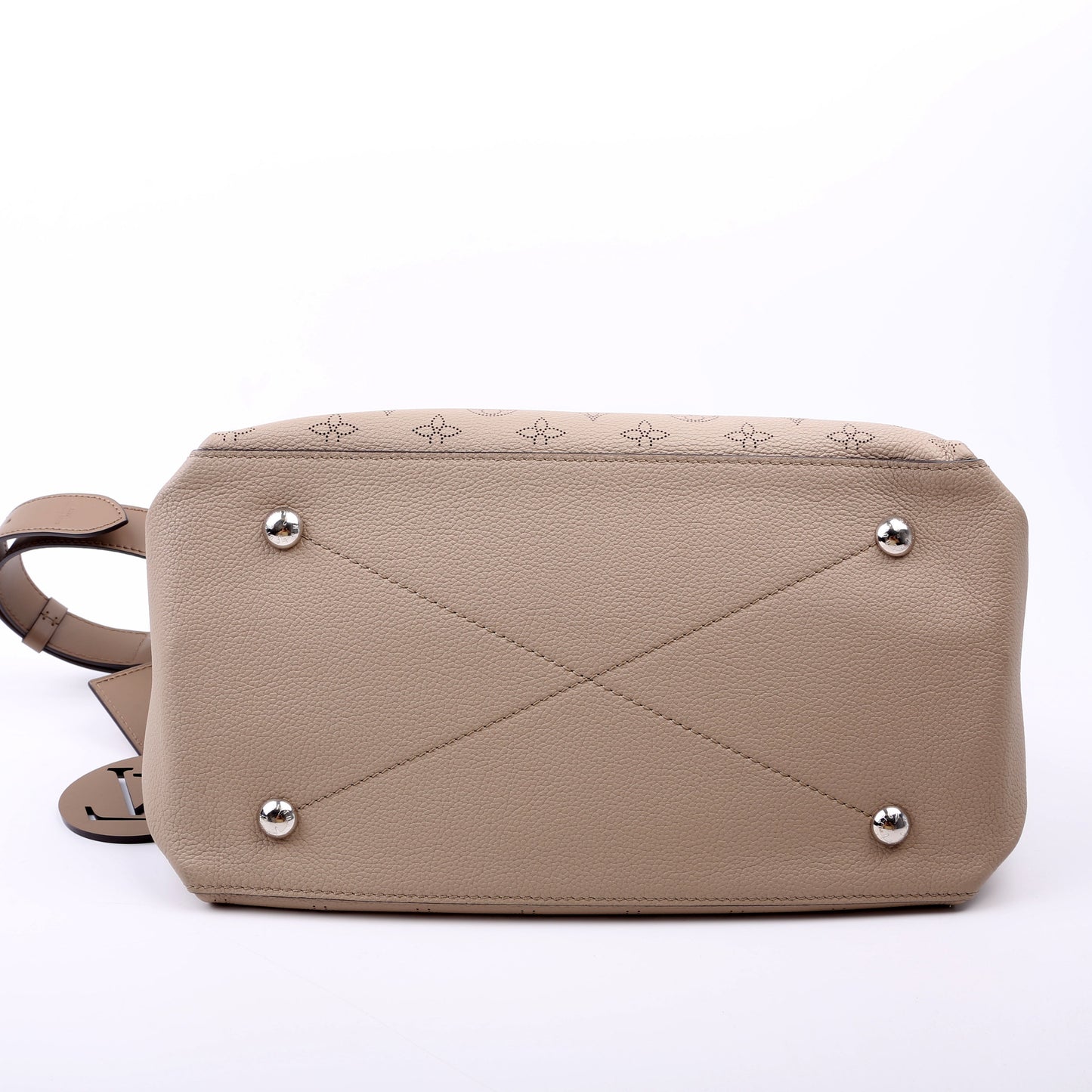 Louis Vuitton Beaubourg Hobo MM Mahina Taupe