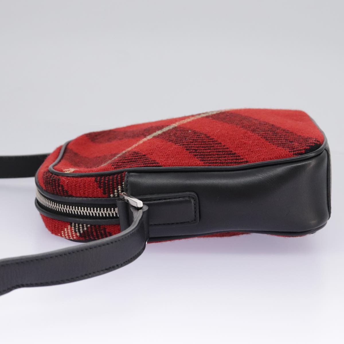 Burberry Red Wool Shoulder Bag ( )