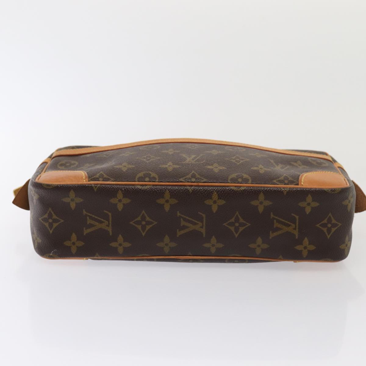 LOUIS VUITTON Compiegne 28 Clutch Bag