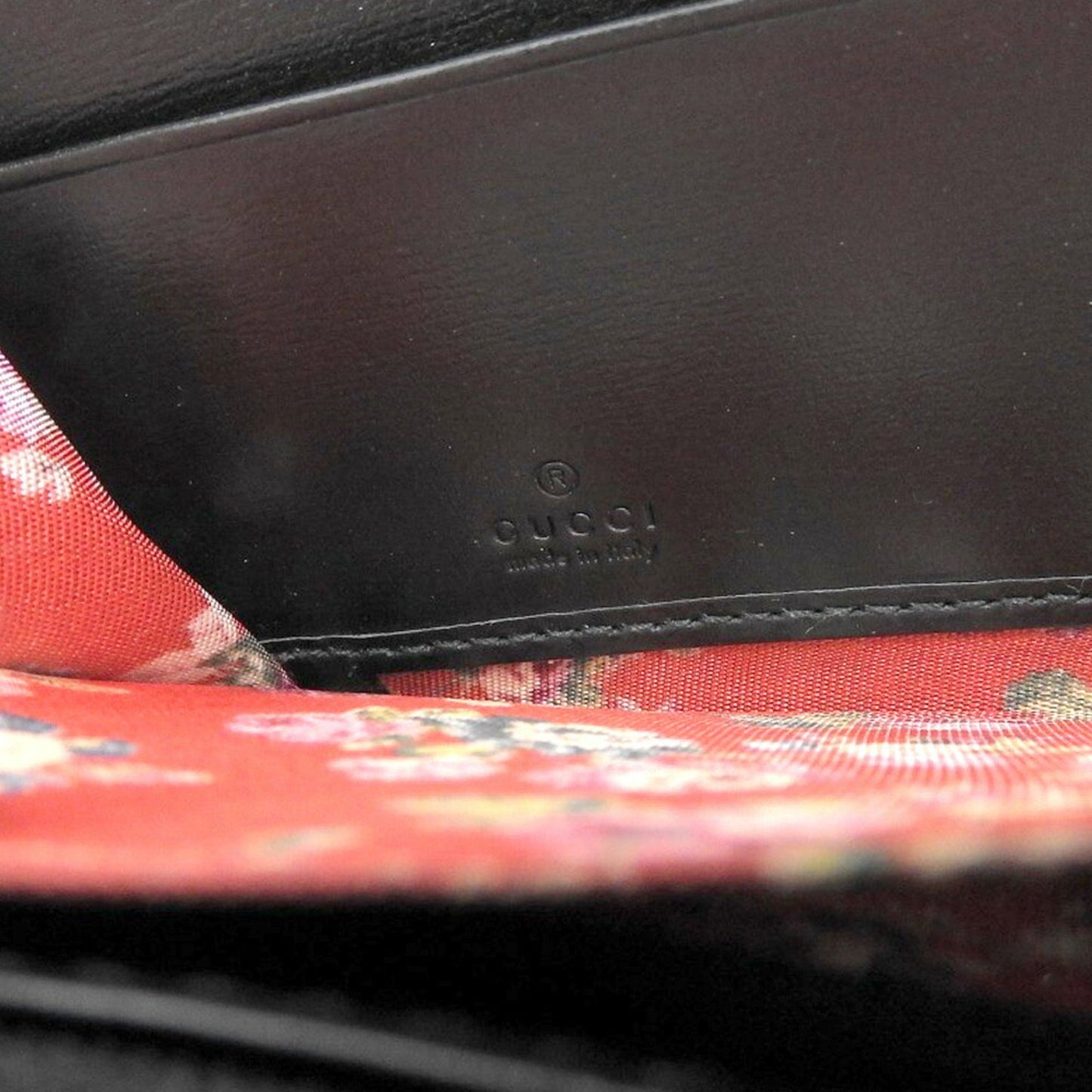 Gucci Black Leather Long Wallet (Bi-Fold) ( )