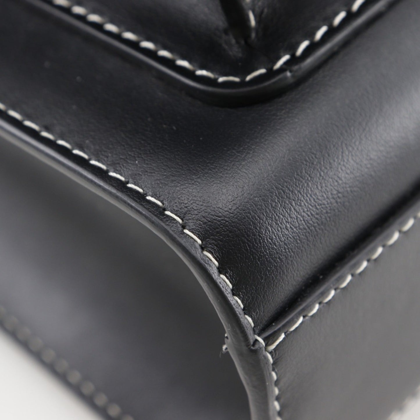 Burberry Black Leather Handbag ( )