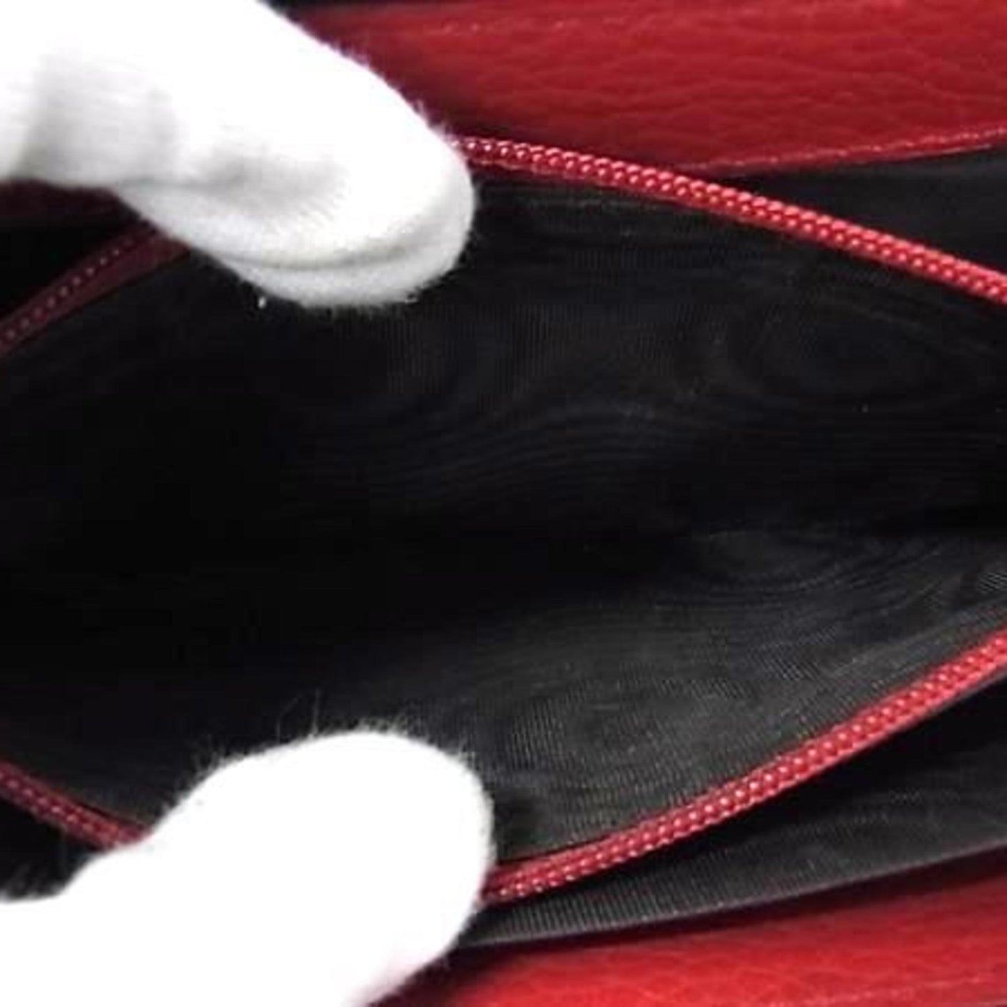 Gucci Red Color Leather Long Wallet (Tri-Fold) ( )