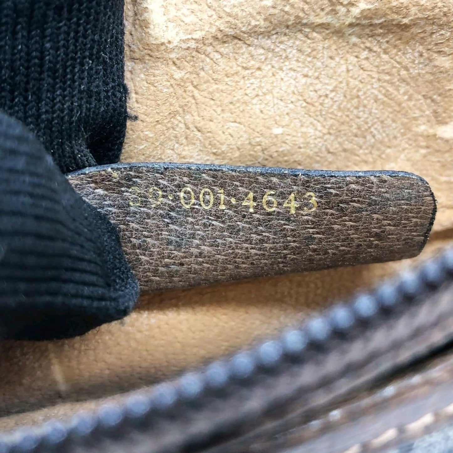 Gucci Brown Gg Supreme Shoulder Bag ( )