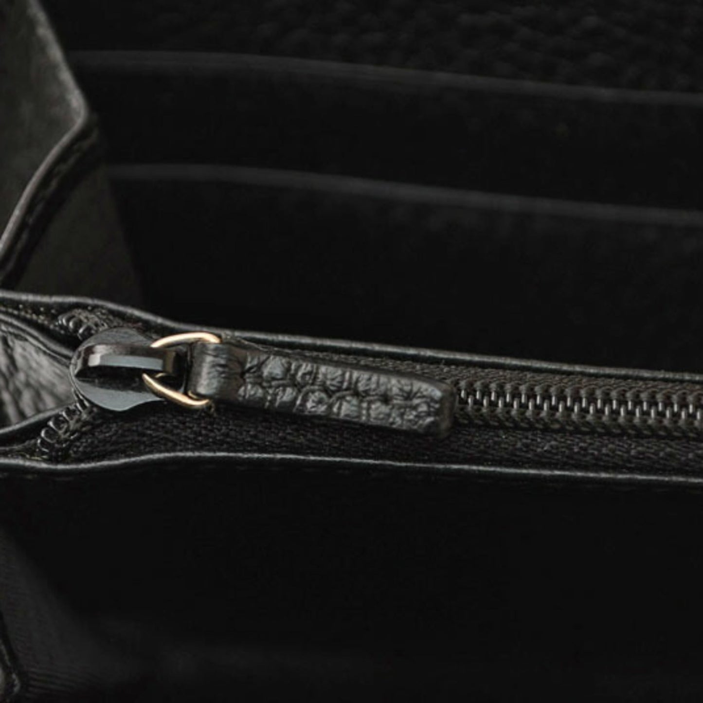 Gucci Black Leather Long Wallet (Bi-Fold) ( )