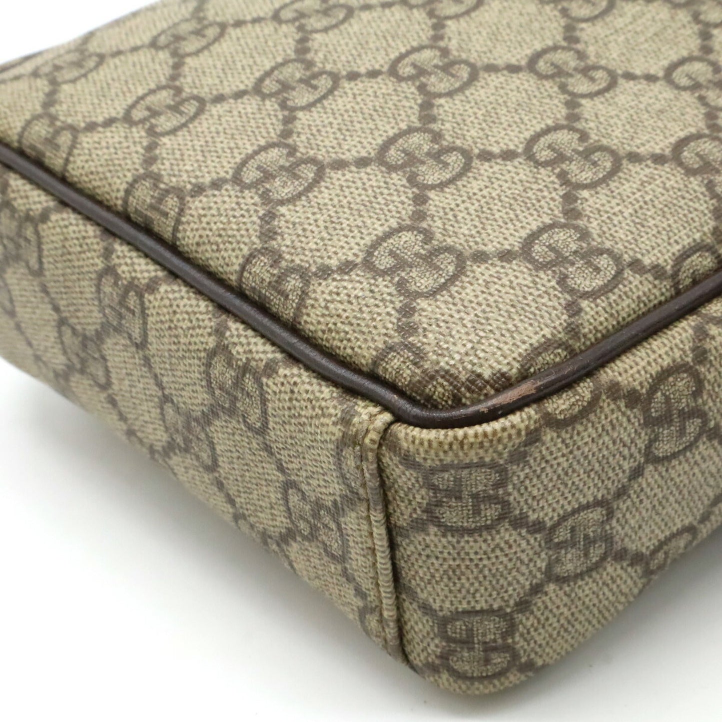 Gucci Pochette Leather Shoulder Bag