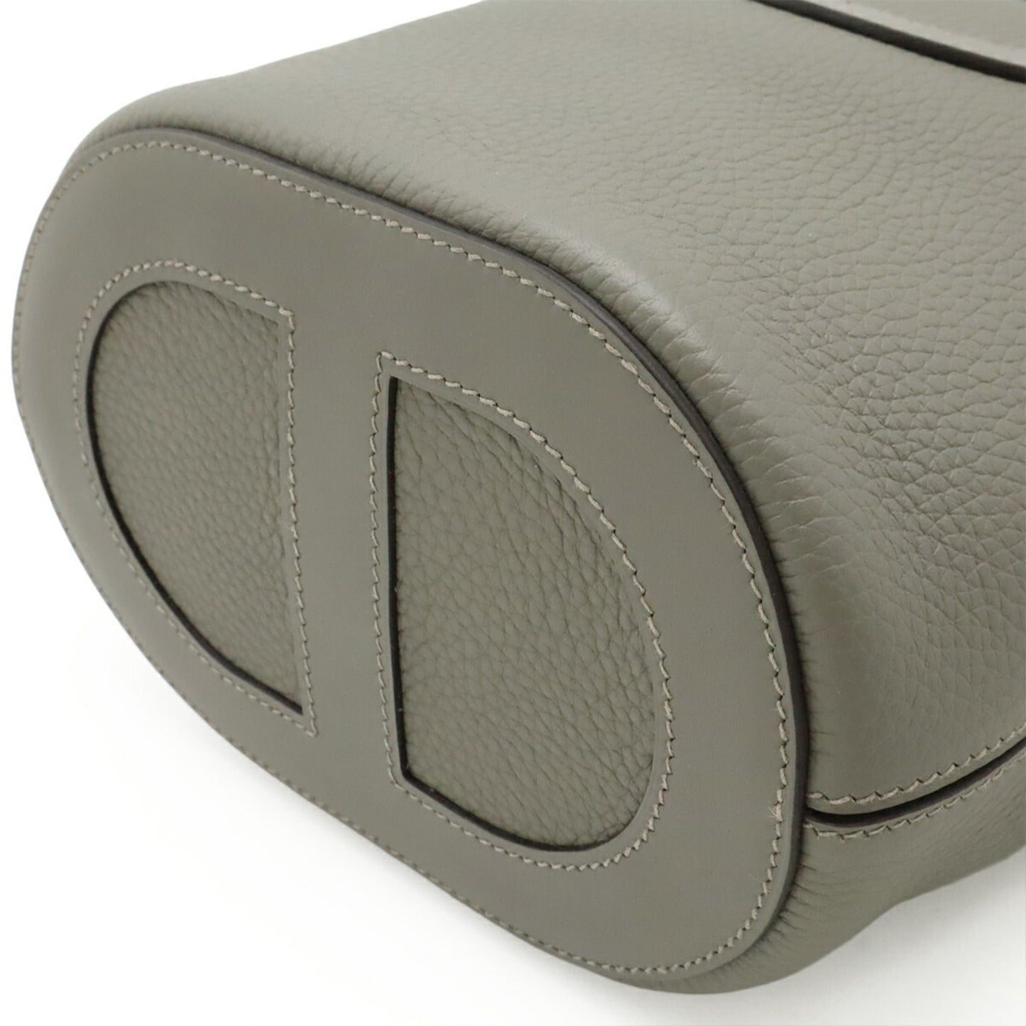 Hermes Gray Taurillon Clemence Leather Handbag ( )