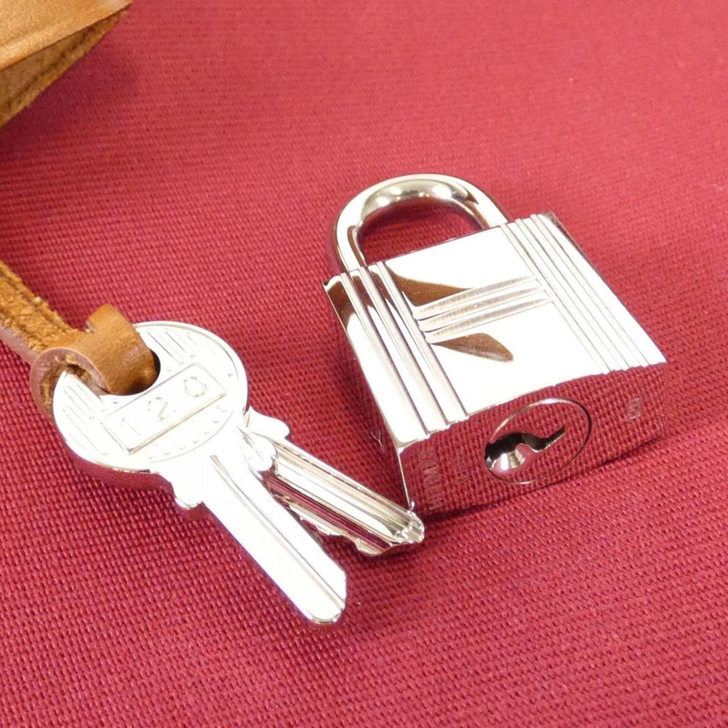 Hermes Fauve Toile Officier Handbag ( )
