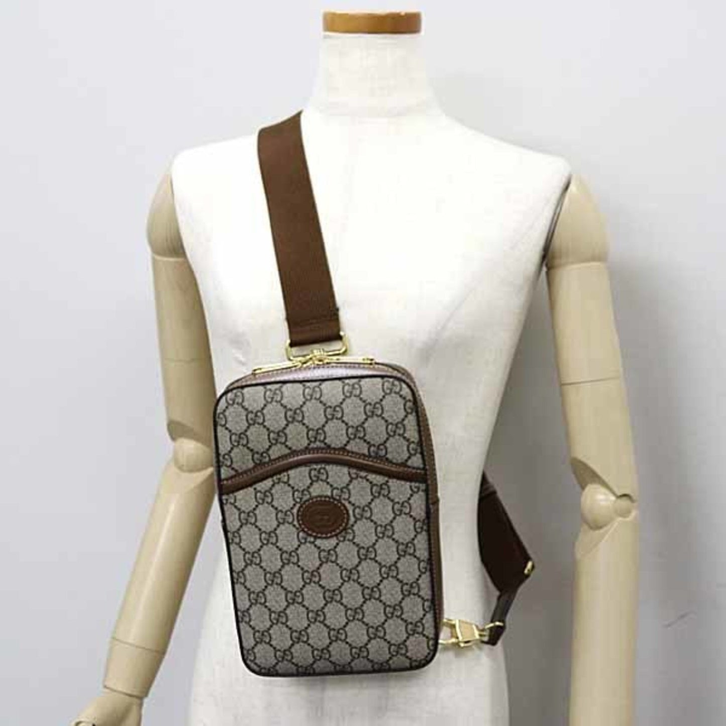 Gucci Beige Brown Gg Supreme Leather Sling Bag ( )