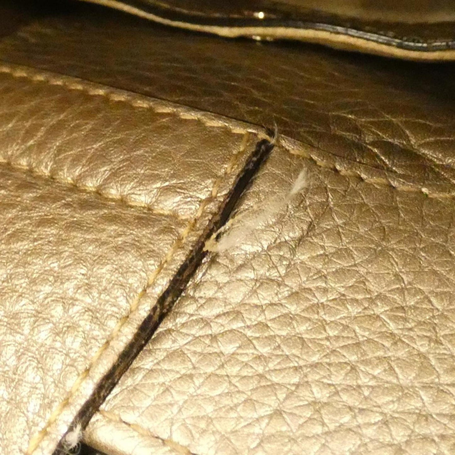 Gucci Champagne Leather Handbag ( )