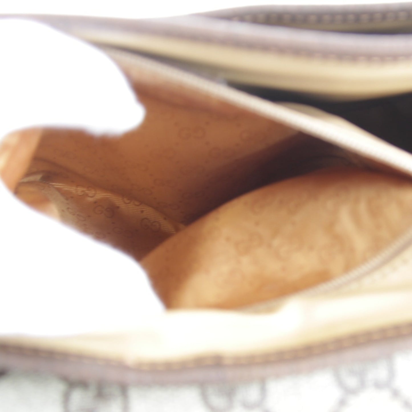 Gucci Brown Gg Supreme Shoulder Bag ( )