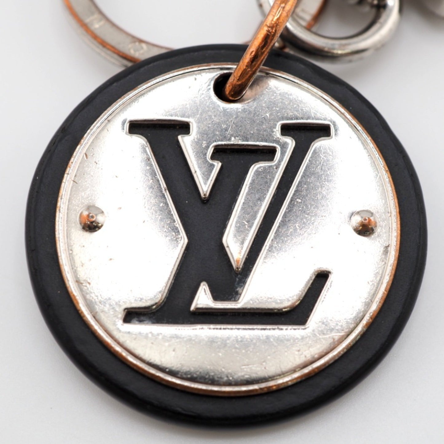 LOUIS VUITTON M67362 LV Circle Keyring Black Unisex