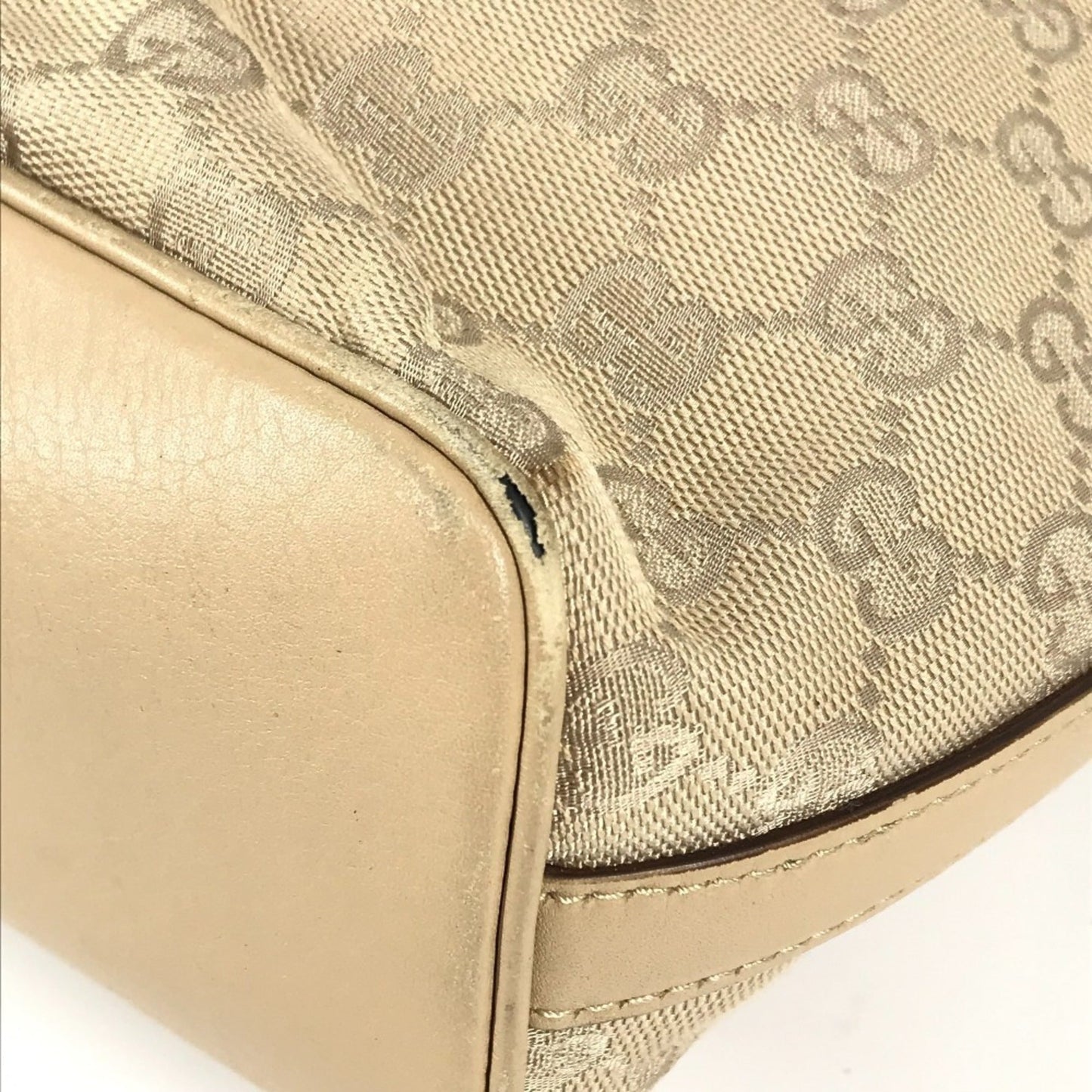 Gucci Beige Gg Canvas Shoulder Bag ( )
