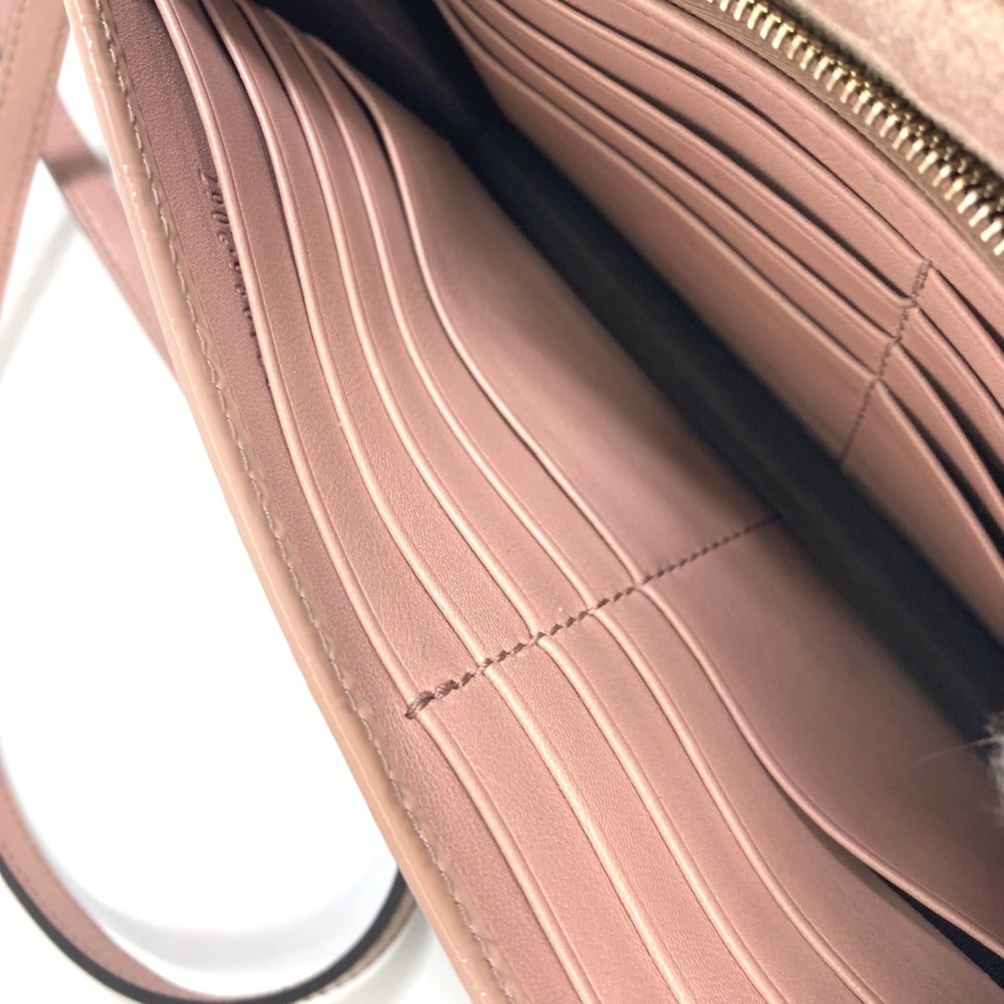 Gucci Beige Patent Leather Shoulder Bag ( )