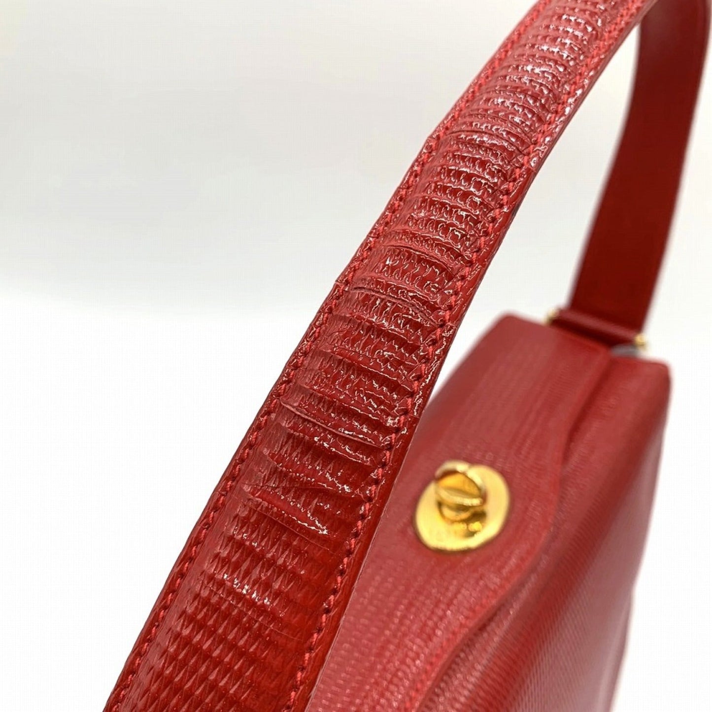 Gucci Red Color Leather Handbag ( )