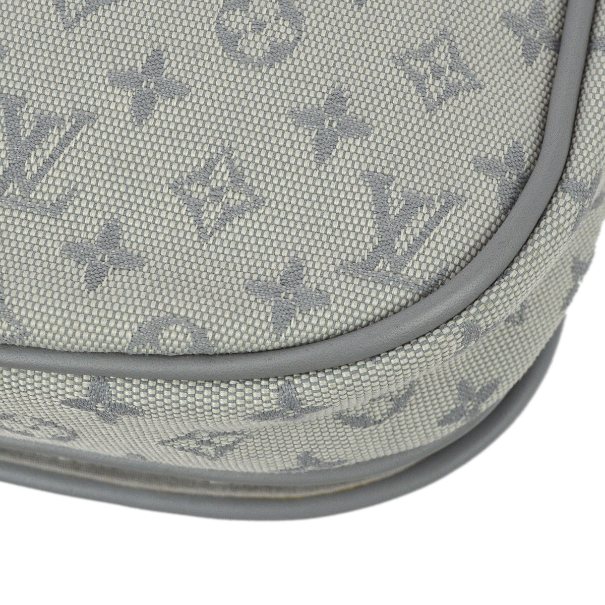 Louis Vuitton 2002 Gray Conte De Fees M tte Shoulder Bag M92279