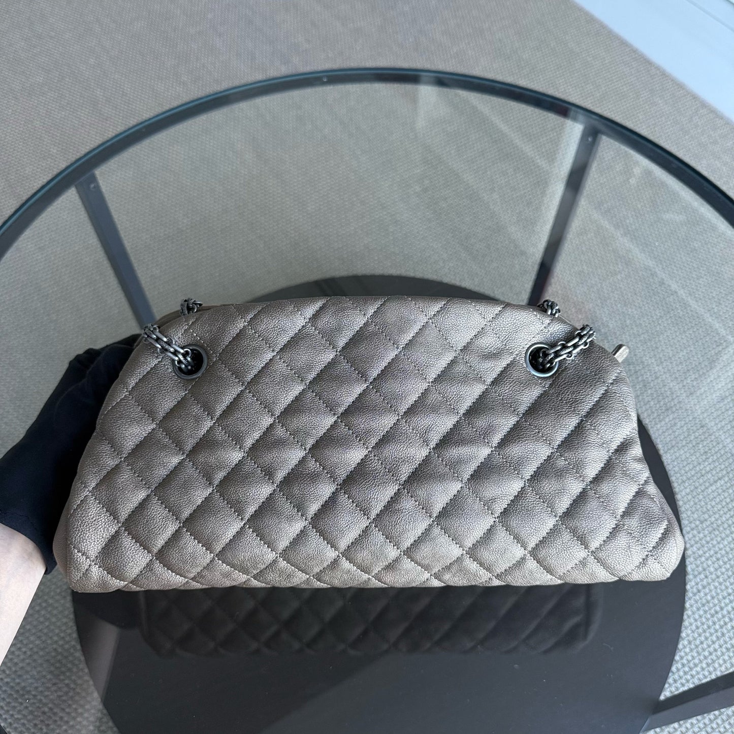 Chanel Handbag - EworeBags