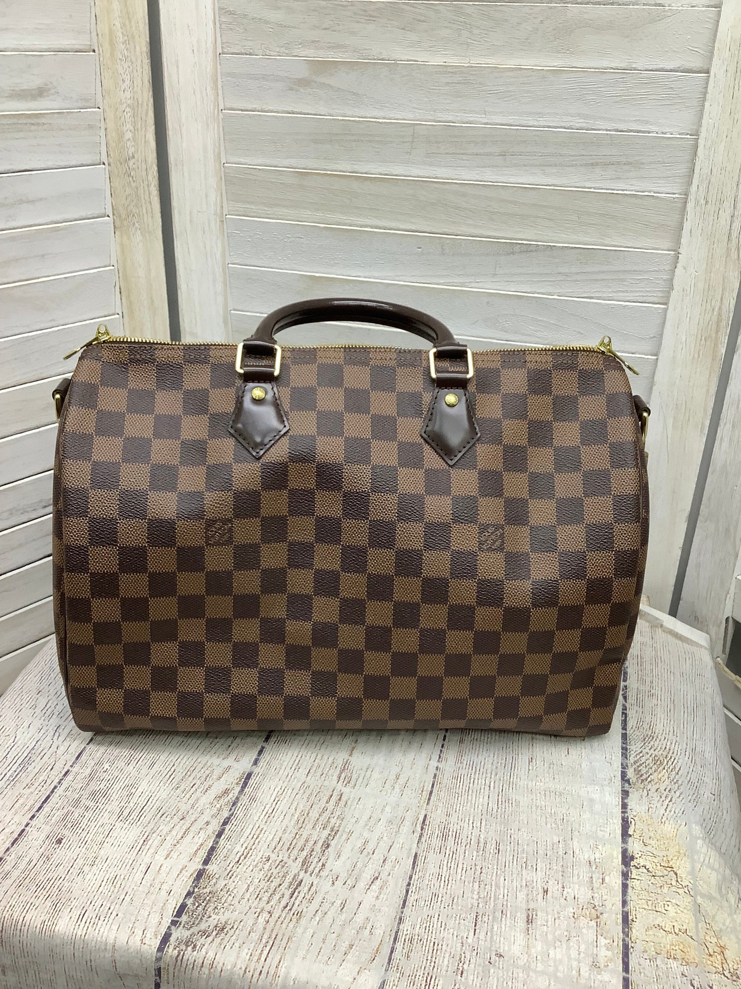 HandBag Luxury Designer By Louis Vuitton Size: Large