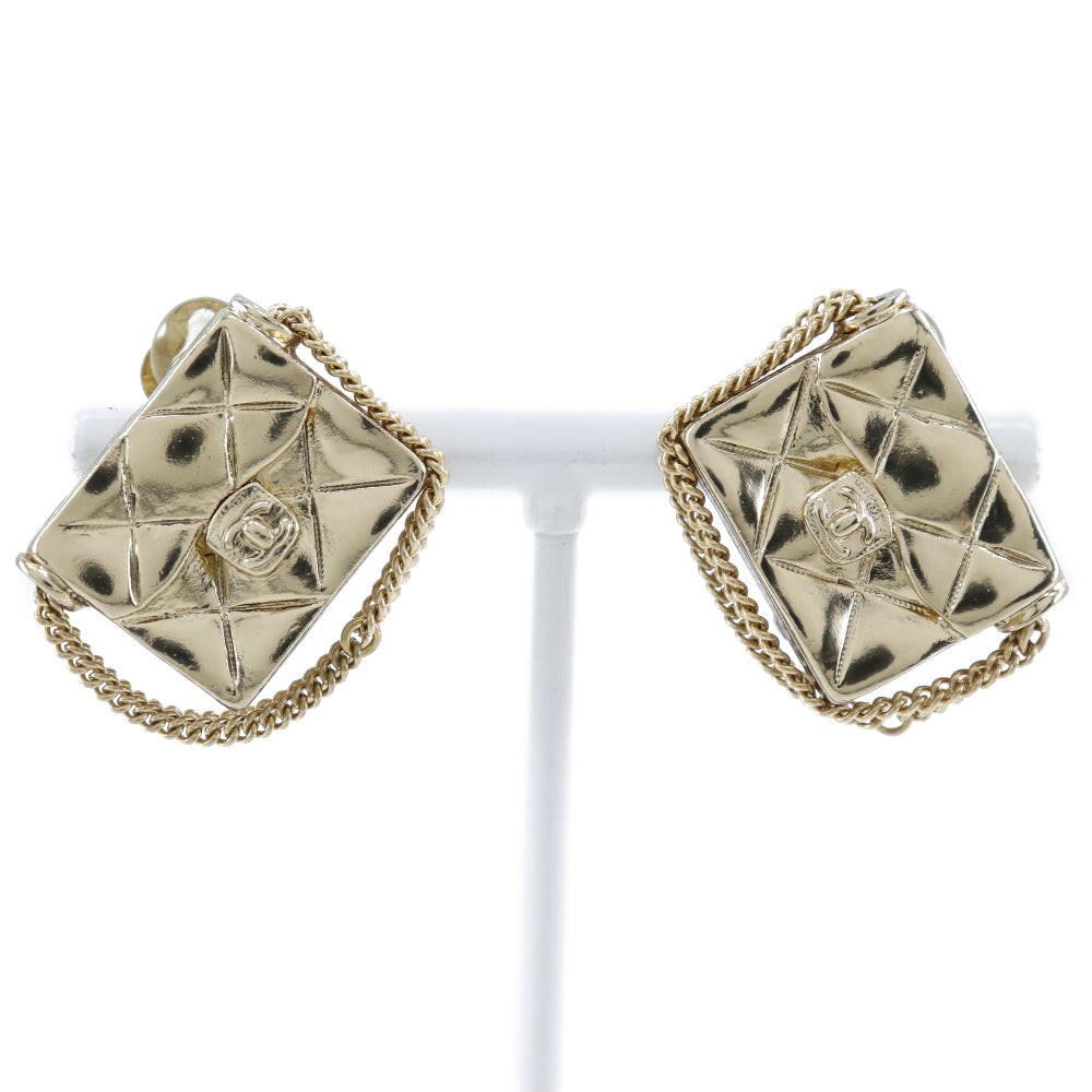 Chanel CHANEL mattress ear rings g makeup French made 2002 02P 24.6g Matelasse A-rang