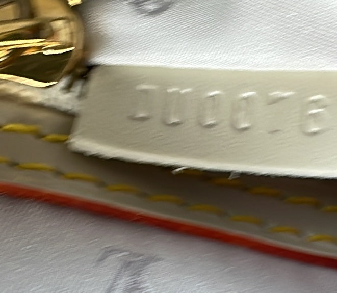 Louis Vuitton Suhali Lockit Handbag Leather MM