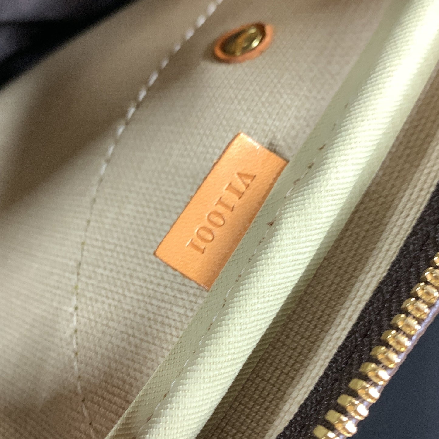 Louis Vuitton Evasion Travel Bag Monogram Canvas MM