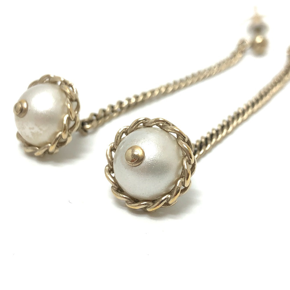 CHANEL Pierce metal gold 16B Fake pearl Women